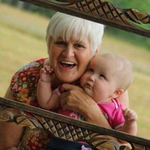 Meet your Posher, Suzanne